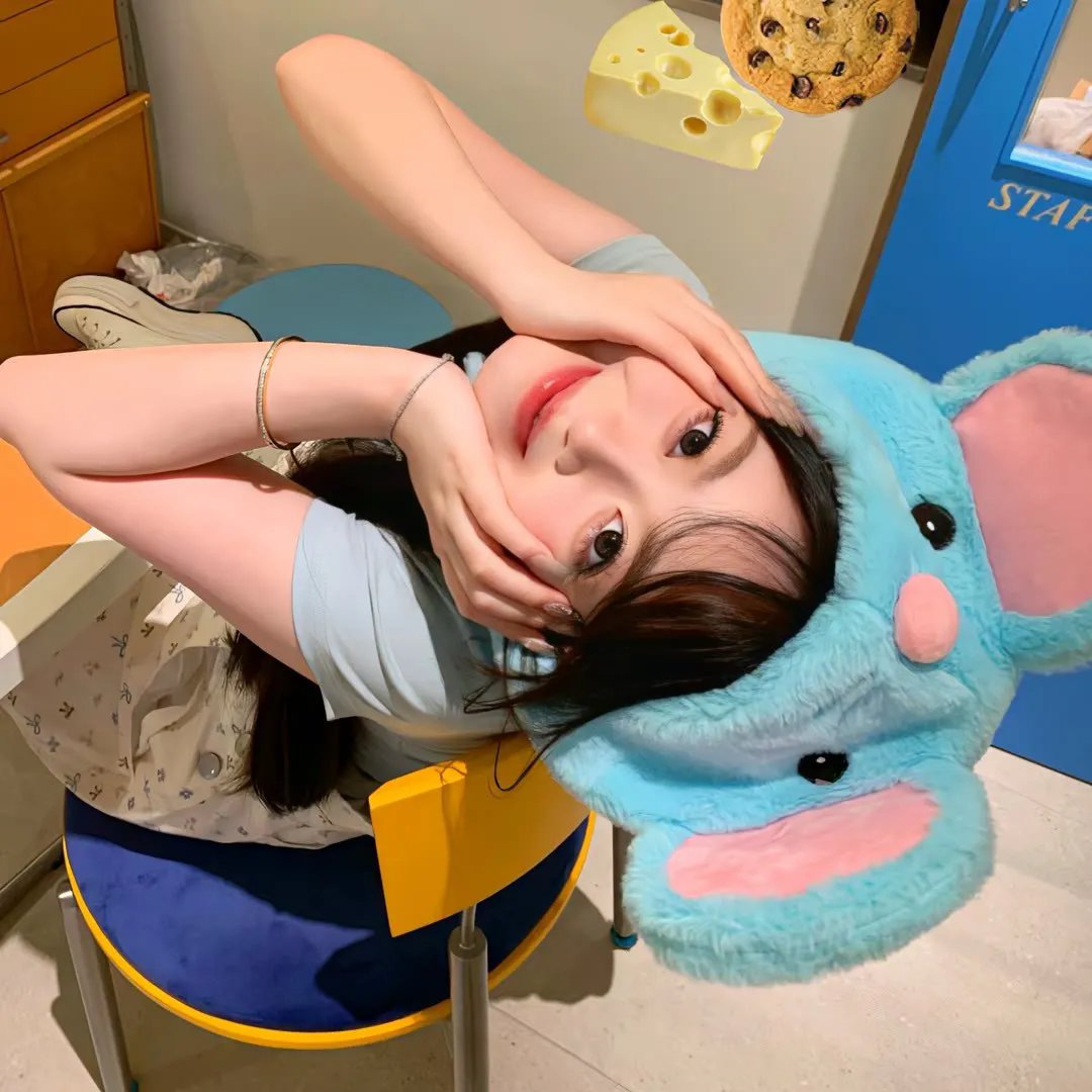 甜蜜寂寞女孩